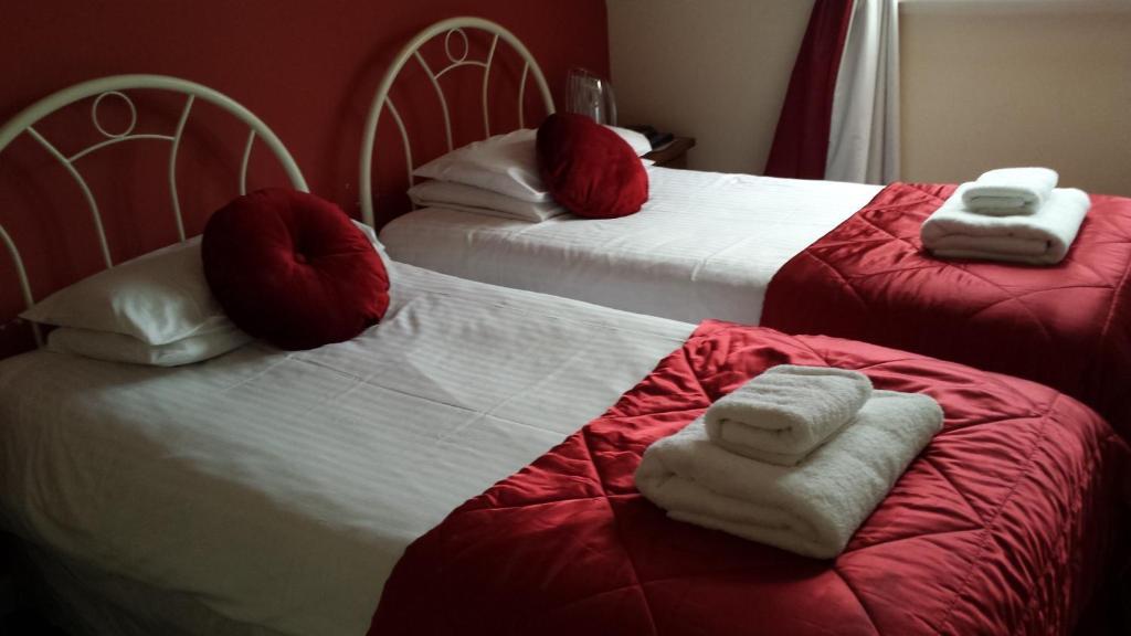 Rosemount Palace Aberdeen Room photo